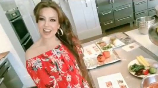 La cantante Thalía no se quiso quedar atrás y en Instagram compartió emocionada que ella misma cocinó para festejar el cinco de mayo.
