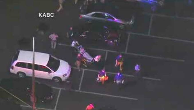 Los clientes de la tienda huyeron despavoridos del lugar y los oficiales procedieron a su arresto. La mujer no identificada, fue transferida a un hospital del área y según reportes se encuentra en condición estable.