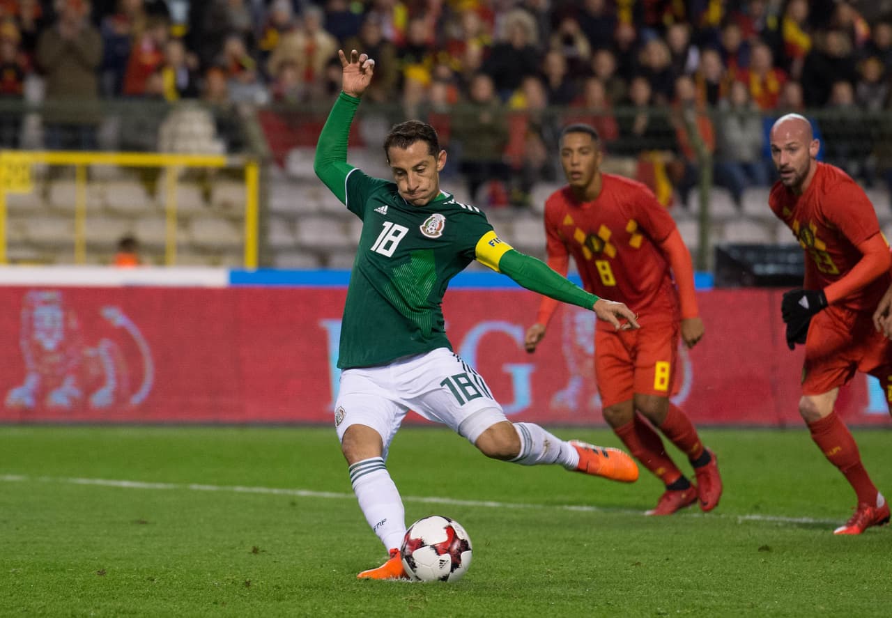 Andrés Guardado puso al minuto 39 el empate 1-1 por medio del penalti señalado, para hacer justicia con el ritmo de juego.