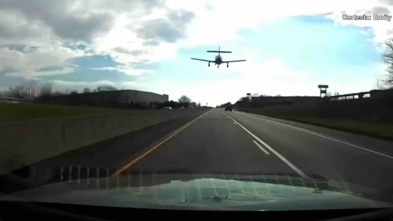 Avioneta aterriza de emergencia en autopista de Pensilvania