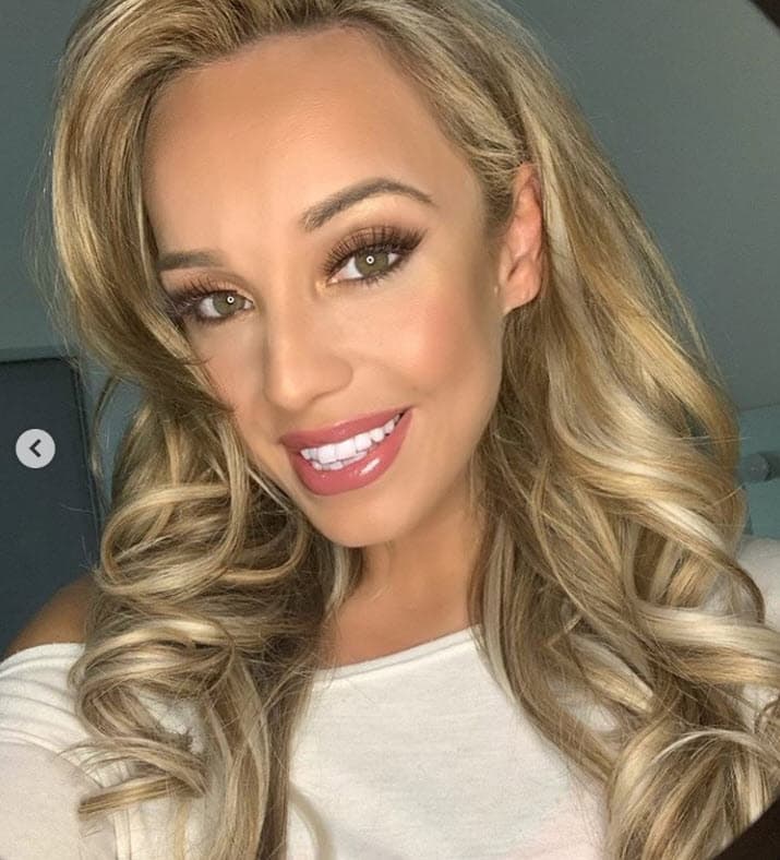 Hace cinco años, 
<b><a href="https://www.instagram.com/jenatkinuk/" target="_blank">Jen Atkin</a></b> estaba muy enamorada y con planes de boda en camino. Nunca imaginó lo que sucedería. Su prometido terminó con ella porque, según le dijo, comía demasiada comida chatarra y había "engordado demasiado".