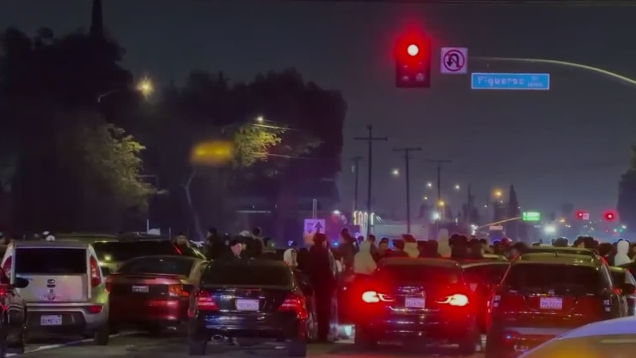 Operativo de LAPD contra carreras clandestinas deja más de 60 detenidos en Los Ángeles