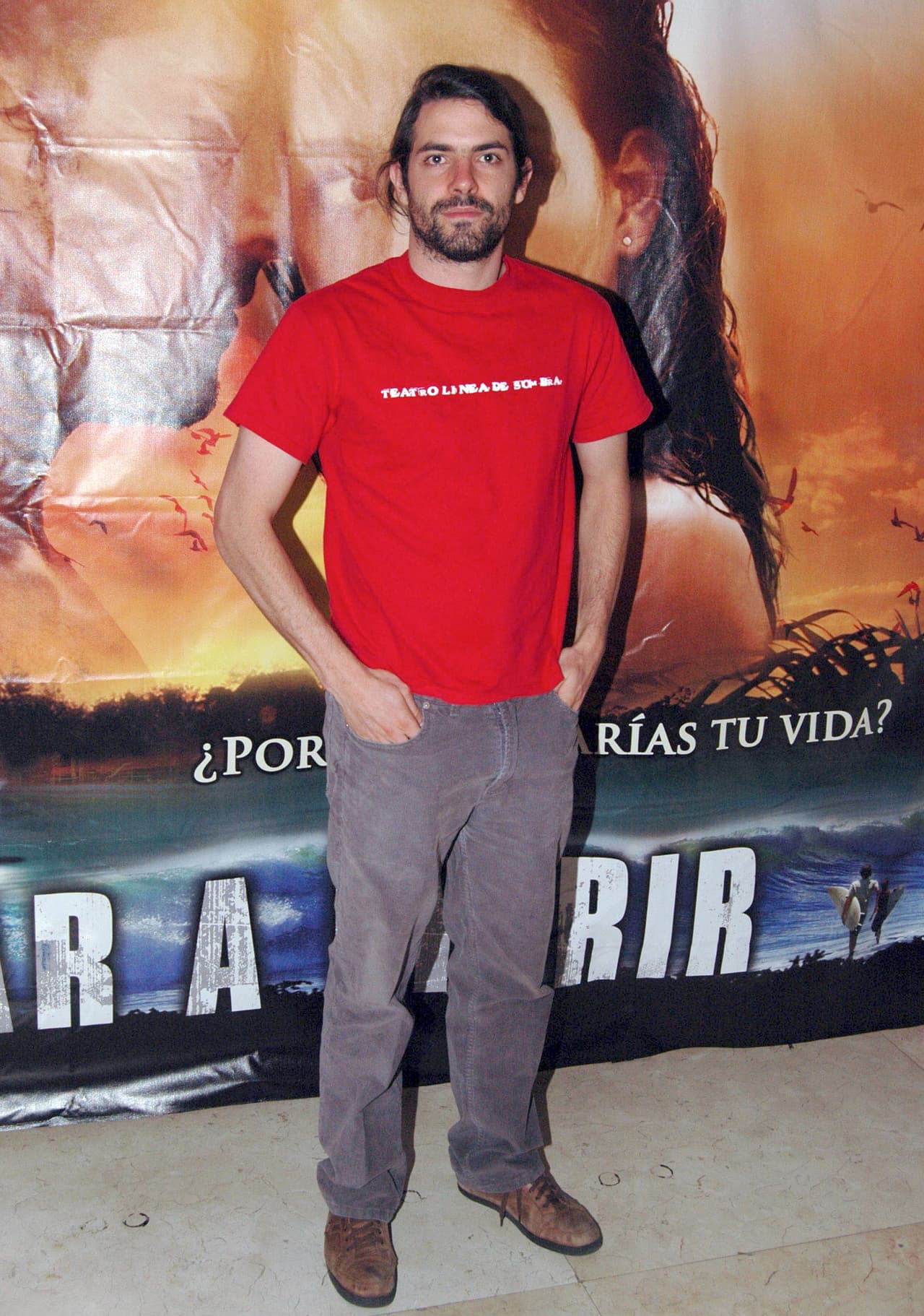 El actor es hijo del director
<b>Luis de Tavira</b> y de la primera actriz
<b><a href="http://www.univision.com/temas/rosa-maria-bianchi">Rosa María Bianchi</a></b>, por lo que el talento lo trae en la sangre y lo demostró a su corta edad, cuando participó en la puesta en escena 'Clotilde en su casa', esto en el año de 1990.