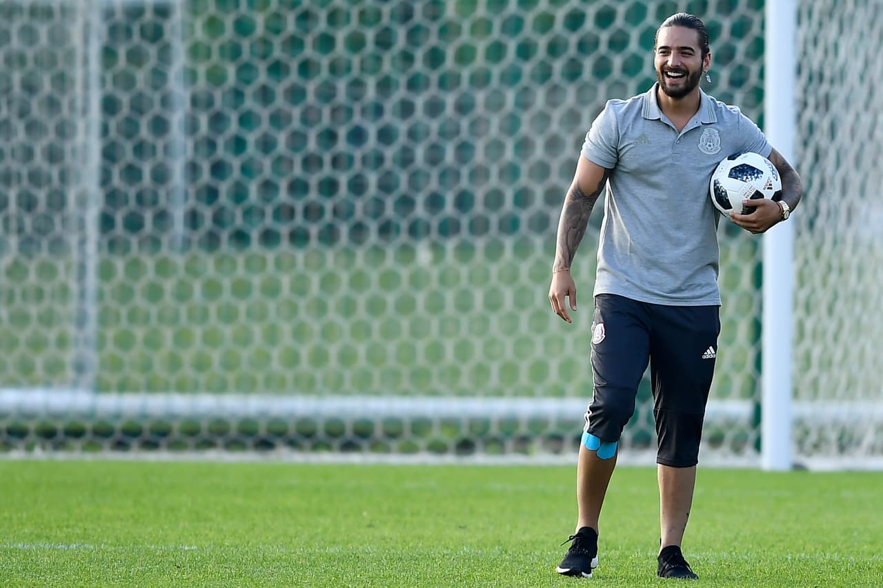 Y sigue sin responderle a Maluma, directamente, por qué 
<b>se resiste a grabar con él.</b>