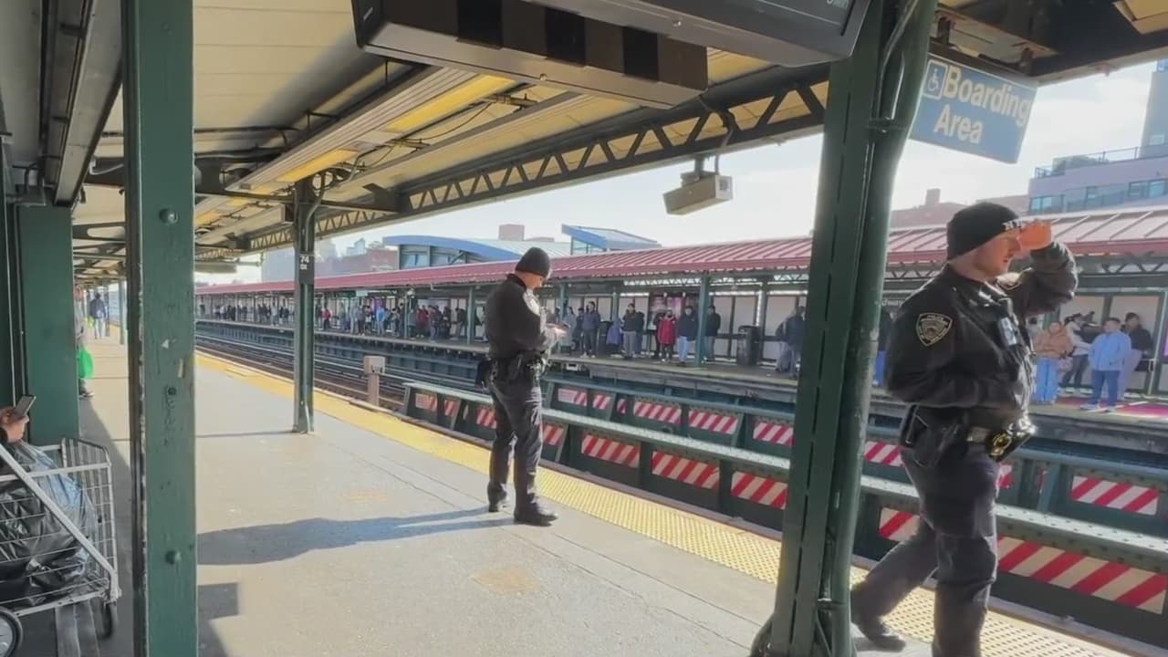 Patean en el abdomen a una joven embarazada en el metro de Queens