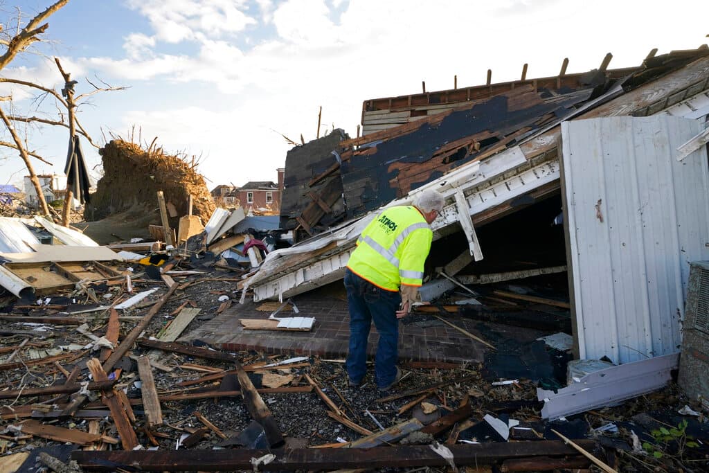 Se grabó a sí misma atrapada entre escombros: mujer narra cómo sobrevivió al devastador tornado en Kentucky