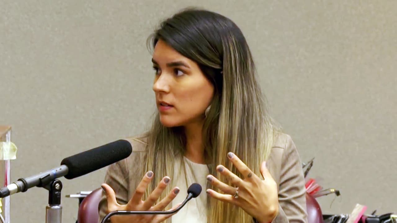 Una hora después dejó ver en sus historias de Instagram parte de las críticas que estaba recibiendo por aparecer en traje de baño. 
<br>