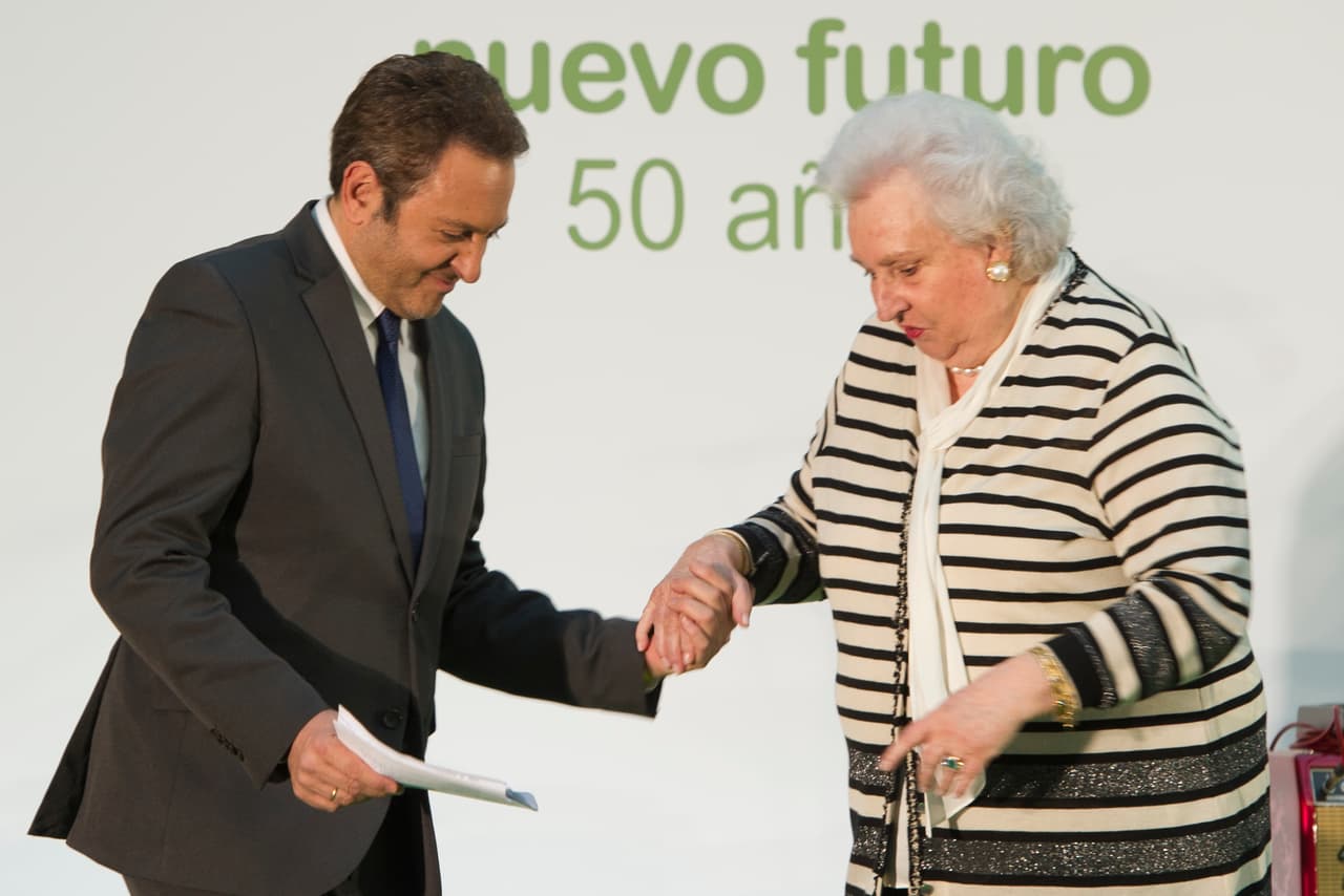 Fue la primera hija de Juan de Borbón y María de las Mercedes de Borbón-Dos Sicilias. 
<br>