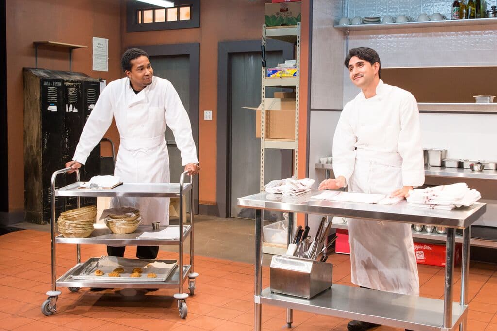 En la obra actúan Dennis García, Cameron Knight, Víctor Maraña y Johnathan Nieves.