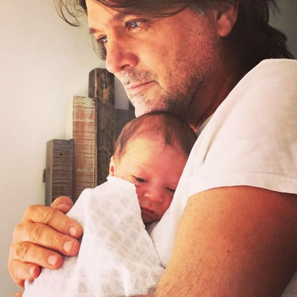 A pesar de que el actor ya tiene dos hijos de su primer matrimonio con Patricia Rangel, Ian ha vuelto a despertar esa emoción de la paternidad.