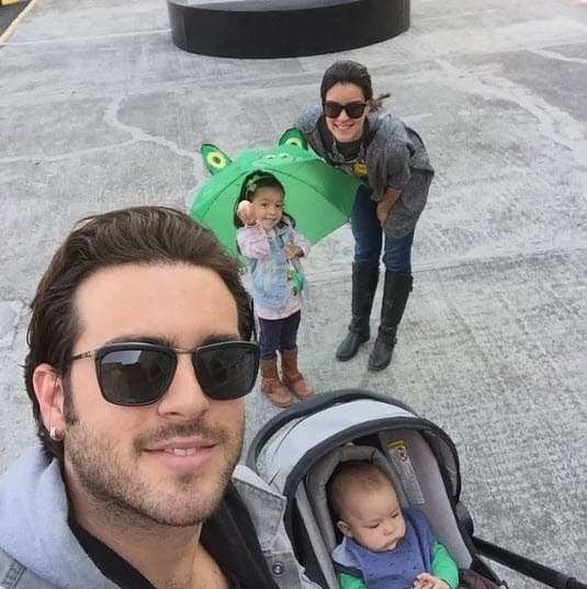 "El hecho de que
<b>ella me escogiera como papá</b>, para mí es invaluable, y ese voto de confianza que tengo de su parte es algo que no puedo traicionar en la vida", explicó, según una reseña de la revista ¡Hola!.
<br>