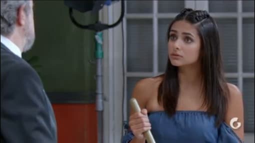 Renata Notni fue la artista invitada en el quinto capítulo de Vecinos.
<br>