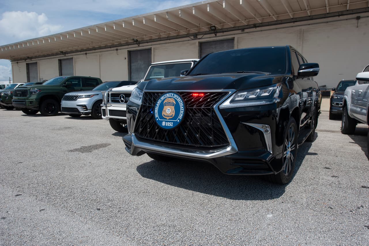 "Fleecing" Venezuela: cars valued at $3.2 million seized at South Florida port