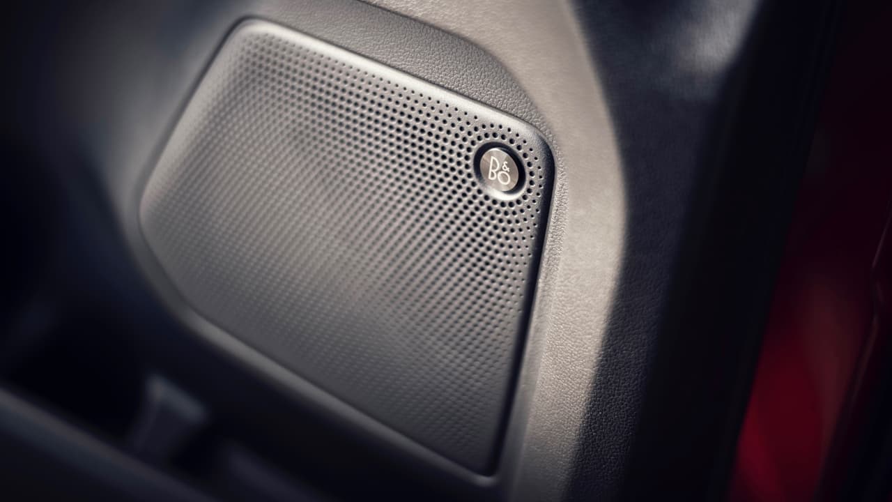 Los amantes de la música y la alta fidelidad deberán darse por satisfechos con el sistema de sonido B&O de Bang & Olufsen, con 
<b>10 cornetas y 575 vatios de potencia</b> en la nueva Ford Escape 2020.