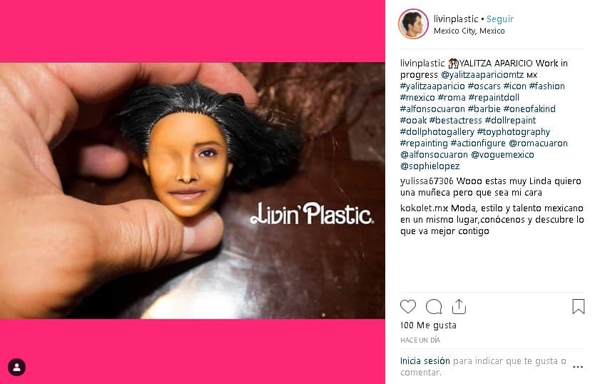 El costo de la muñeca cambia de acuerdo al atuendo que vista. La primera versión, se vendió en aproximadamente 105 dólares más gastos de envío.