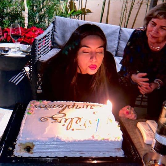 Desde su natal McCallen, Texas, donde celebró en compañía de su familia, compartió esta foto junto a la cual escribió: "Para mí, el año empieza cuando cumplo años. ¡Gracias a todos por sus buenos deseos! [...]".
