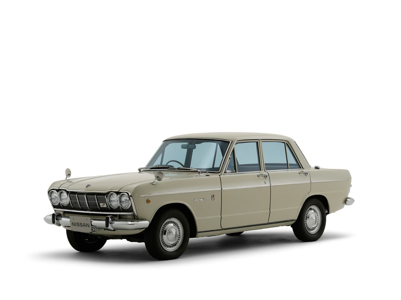 Tras esa carrera Prince escuchó el ruego de sus clientes para ofrecer una versión callejera del Skyline GT. Lo hizo en febrero de 1965 con el Skyline 2000GT-R ‘Gran Turismo Racer’. El mismo año que anunciaban la fusión de Prince-Nissan-Datsun. (Foto: Prince Skyline 2000GT 1965)