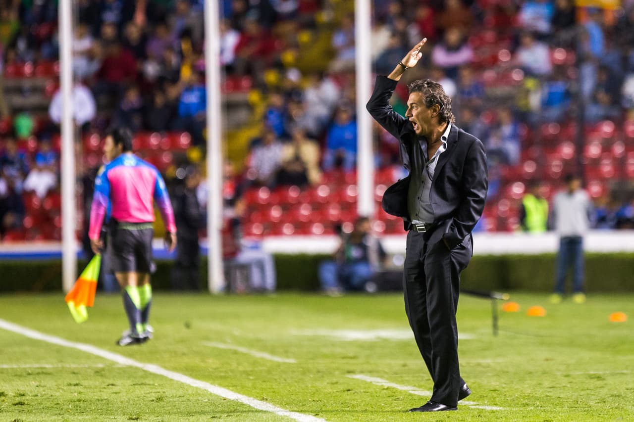 Xolos destituye a Romano