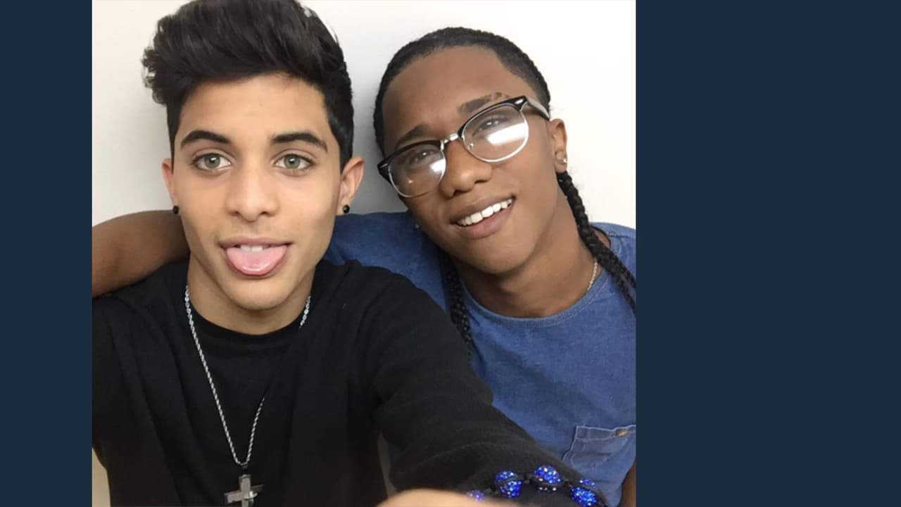 Todos saben que están luchando por el mismo sueño y al final sólo 5 serán los ganadores, pero esto no los detiene de ser buenos amigos y divertirse en su tiempo libre.