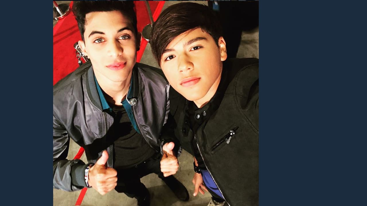 Todos saben que están luchando por el mismo sueño y al final sólo 5 serán los ganadores, pero esto no los detiene de ser buenos amigos y divertirse en su tiempo libre.