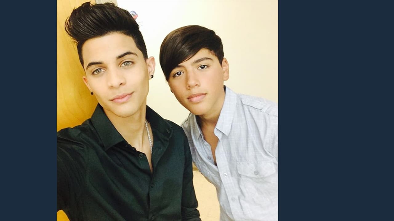 Todos saben que están luchando por el mismo sueño y al final sólo 5 serán los ganadores, pero esto no los detiene de ser buenos amigos y divertirse en su tiempo libre.