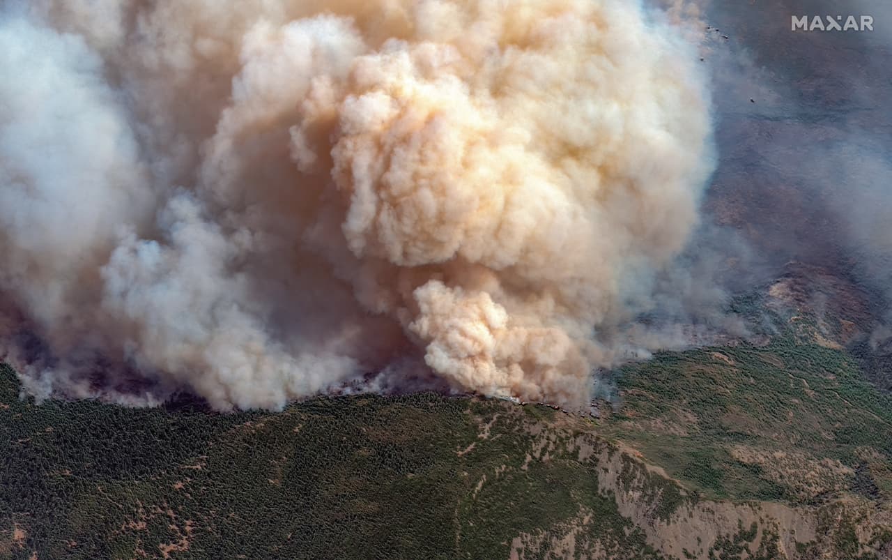 <b>Puesto 3: Complejo de incendios de agosto, California (2020).</b> Prendió los bosques nacionales de Mendocino, Shasta-Trinity y Six Rivers, devastando casi 880,000 acres. Es el incendio forestal más grande de la historia de California.
