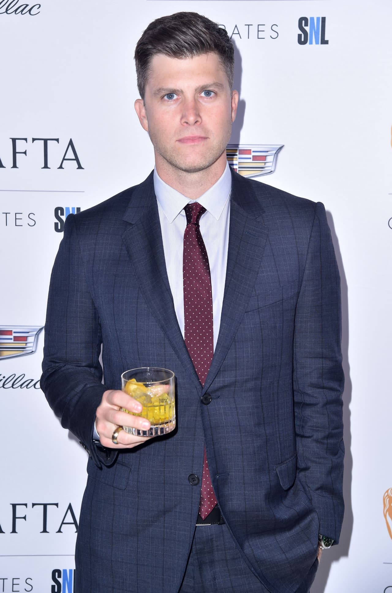 Se crió en el barrio de Grymes Hill y se graduó de la Universidad de Harvard, donde se especializó en historia y literatura.