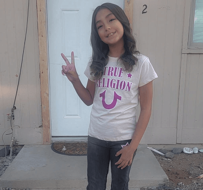 "Zaniyah 
<b>se graduó de Elementary a Middle School</b> en Casa grande", escribió la familia de Zaniyah Rivera.