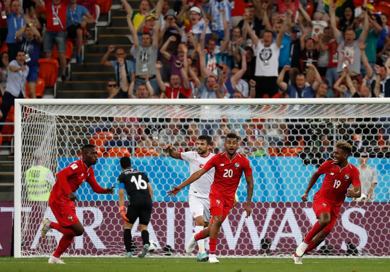 120.- Autogol de Yassine Meriah en contra de Túnez al minuto 33. Túnez 0-1 Panamá.