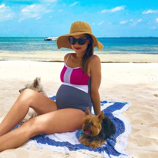 Ingrid mostró su pancita en la playa y dedicó un romántico mensaje a su esposo a través de las redes sociales.
<br>