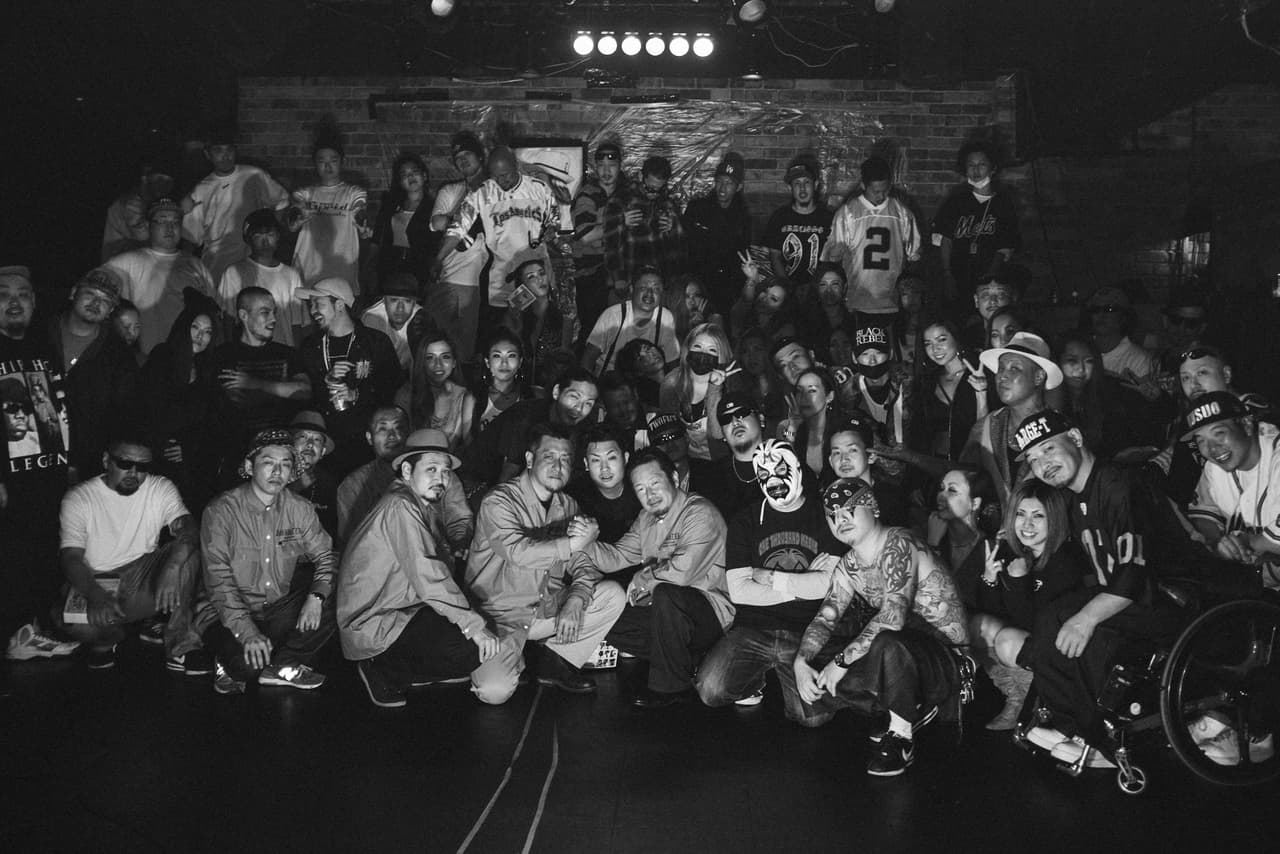 Algunos grupos de Japonés están fascinados con la cultura chicana de California.