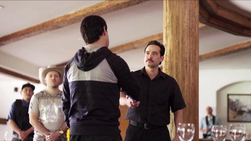 El 
<b><a href="http://www.univision.com/series/el-chapo/rodolfillo-y-su-esposa-fueron-asesinados-por-ordenes-de-el-chapo-video" target="_blank">asesinato de ‘Rodolfillo’</a></b> a manos de los hombres de ‘El Chapo’ sería el detonante de un gran rencor que cobraría venganza con sangre. Si bien, ‘El Chente’ aceptó seguir en ‘La Federación’, tenía planeado un certero golpe que alcanzaría a la familia de Guzmán Loera.