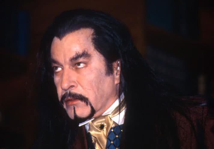 La pandilla y Serafín lucharon contra él hasta el final para vencerlo.