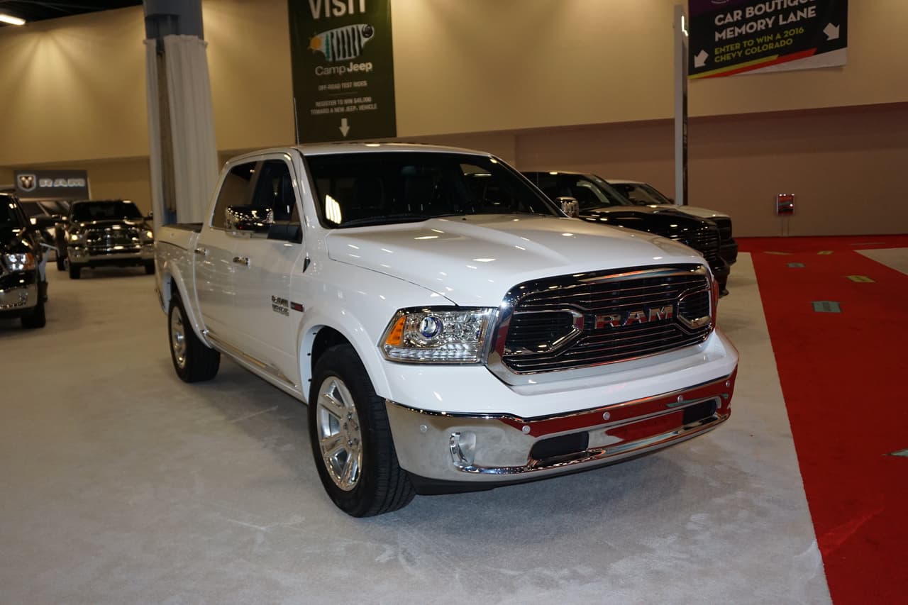 RAM 1500 2016, con un V8 HEMI bajo su capó