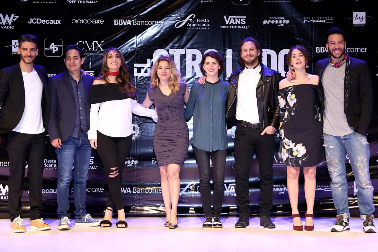 En marzo de 2017 estuvo en la obra de comedia ‘El otro lado de la cama’ junto a Sebastián Zurita y Erik Elías.