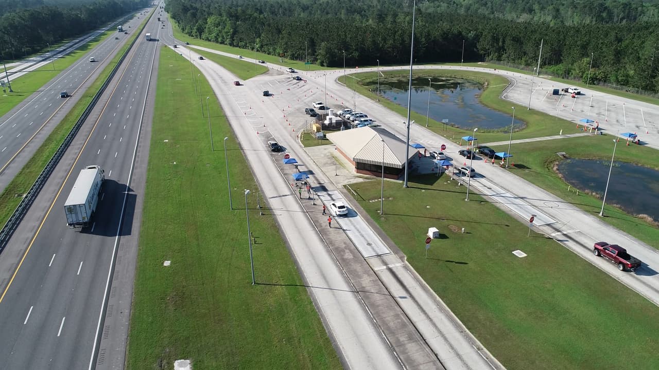 Las personas que vengan de los estados en donde hay una propagación del coronavirus deben aislarse por 14 días, o menos, si su estancia es Florida es más corta.