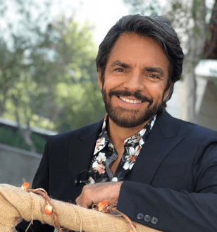 Aunque cada uno de los capítulos ha revelado detalles de cada uno de los integrantes de la familia que no conocíamos, fue en el último episodio que Eugenio Derbez abrió su corazón para hablar de la relación con su primogénito, José Eduardo. 
<br>