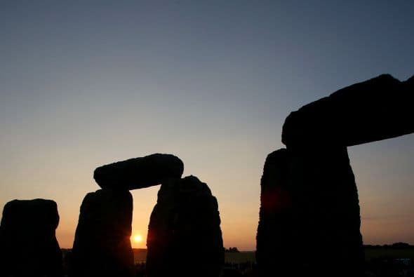 Las piedras de cinco mil años de antigüedad del monumento muden entre tres y seis metros y están colocados de círculos concéntricos.