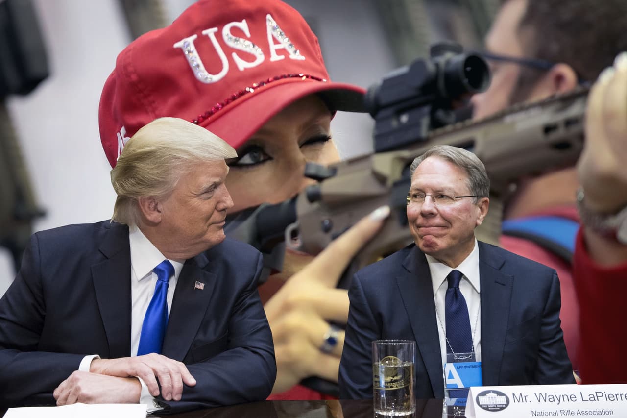 Trump sugiere que la NRA se mude a Texas luego que el fiscal general de Nueva York pidiera su disolución