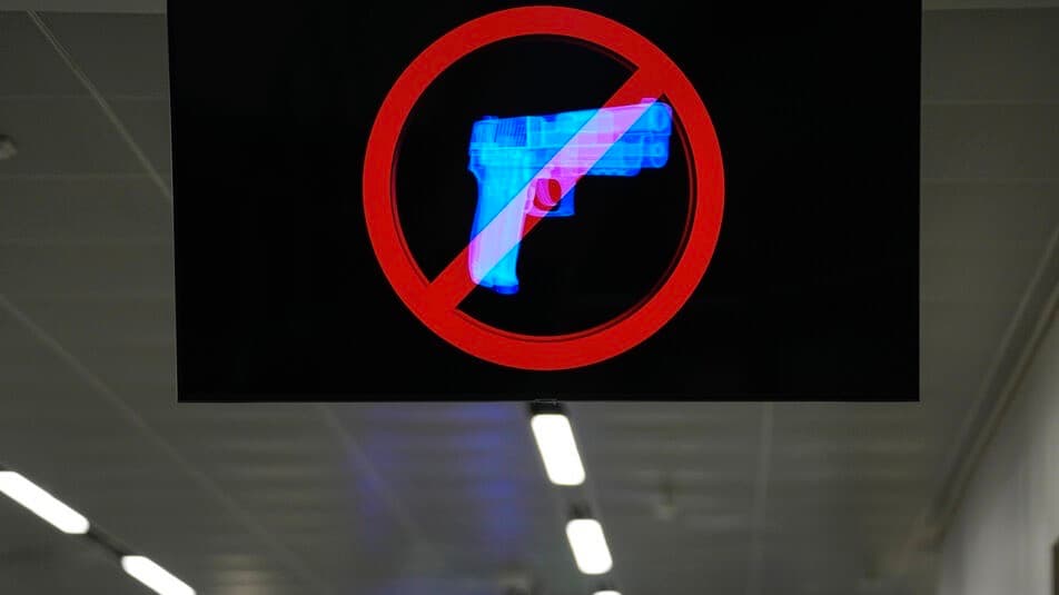 EEUU rompe récord de armas interceptadas en puntos de seguridad de sus aeropuertos