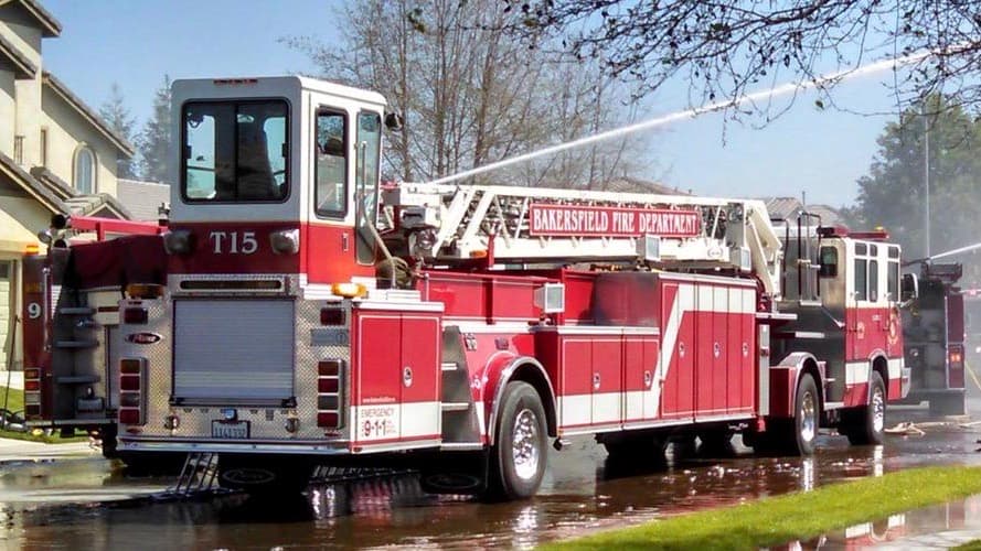 Incendio afecta dos viviendas ubicadas en el suroeste de Bakersfield