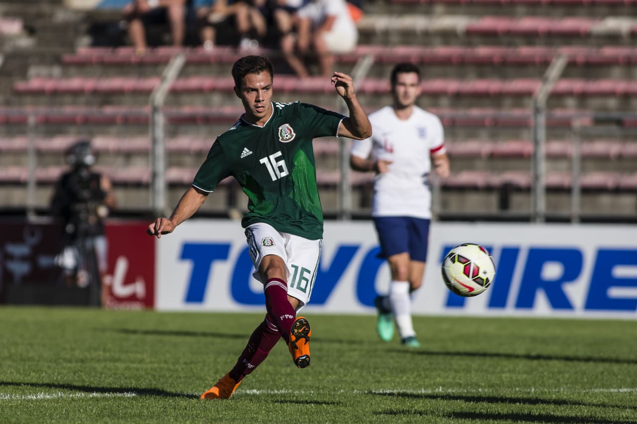 Francisco Córdova contirbuyó al fútbol ofensivo de México durante la final.