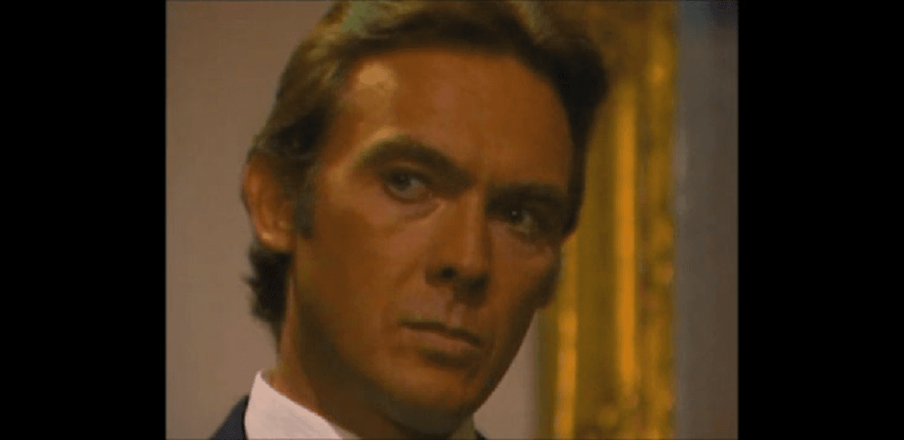 Quién no recuerda su actuación en 'Vivir un poco', considerada una de las mejores telenovelas de los 80, donde Claudio fue uno de los personajes principales de ese melodrama que narraba la búsqueda del asesino de una mujer.