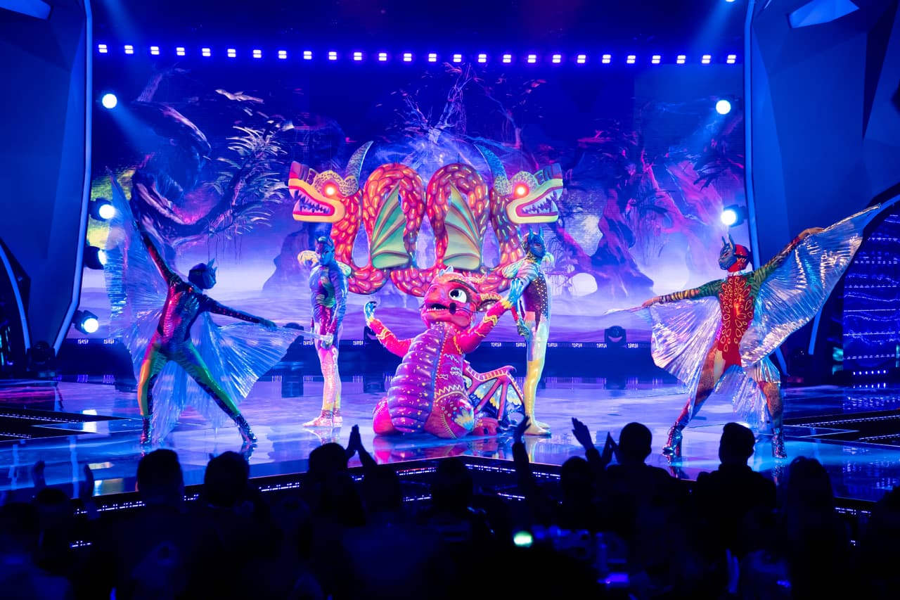 Teniendo en cuenta las actitudes juveniles y de gamer que mostró este personaje, los investigadores aseguraron que se trataba de Ari Gameplays, Sofía Reyes o Alicia Machado.