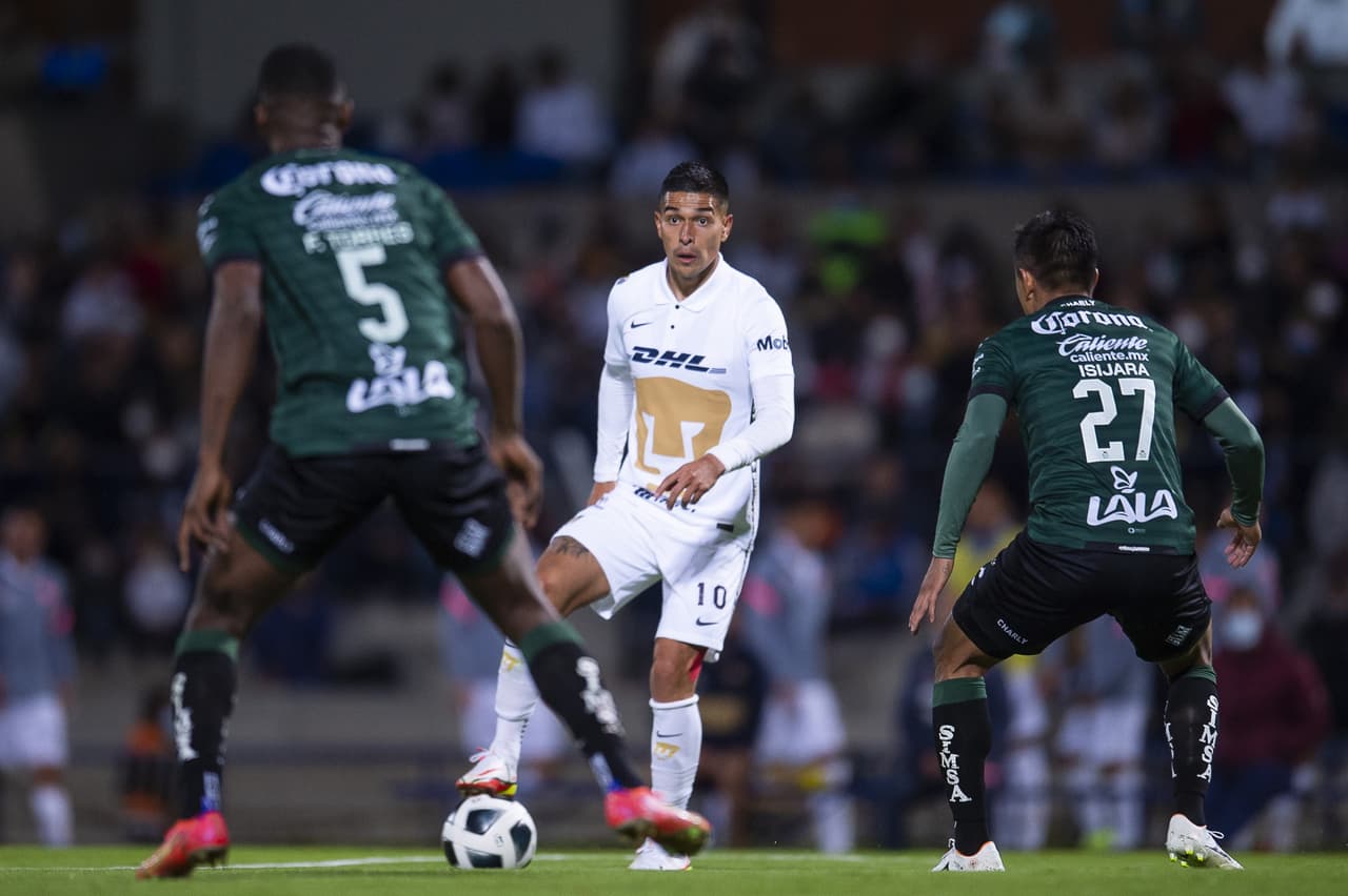 Con doblete de Digo Valdés y gol de Omar Campos, Santos golea 0-3 a los Pumas y suben a hasta la sexta posición de la tabla.