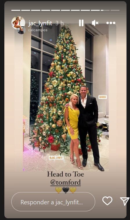 Este sábado 17 de diciembre dejó en claro que él sigue adelante e hizo ante todos la presentación de su 
<b>nueva novia, Jac Cordeiro</b>, con esta foto navideña a través de Instagram.
<br>