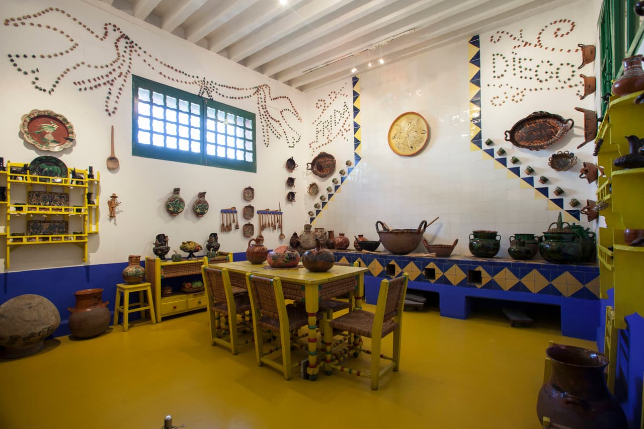 La cocina de Frida Kahlo en la Casa Azul de la Ciudad de México