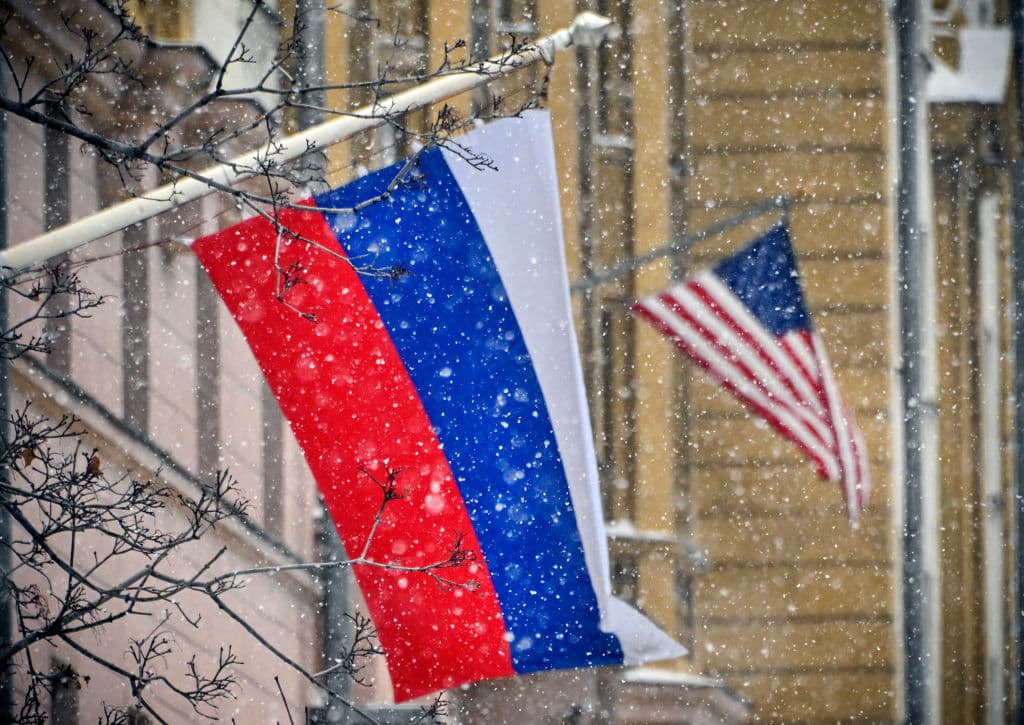 Rusia detiene a una ciudadana estadounidense a la que acusa de "traición" por apoyar a Ucrania