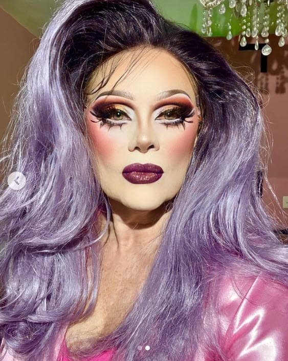 Por ejemplo, el pasado 18 de abril se dejó ver como una 'drag queen'. 
<br>