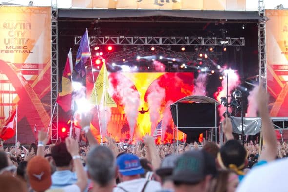 Miles de asistentes de todo el mundo disfrutaron de más de 180 presentaciones de bandas como Pearl Jam, Eminem y Outkast.